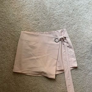 beige skort